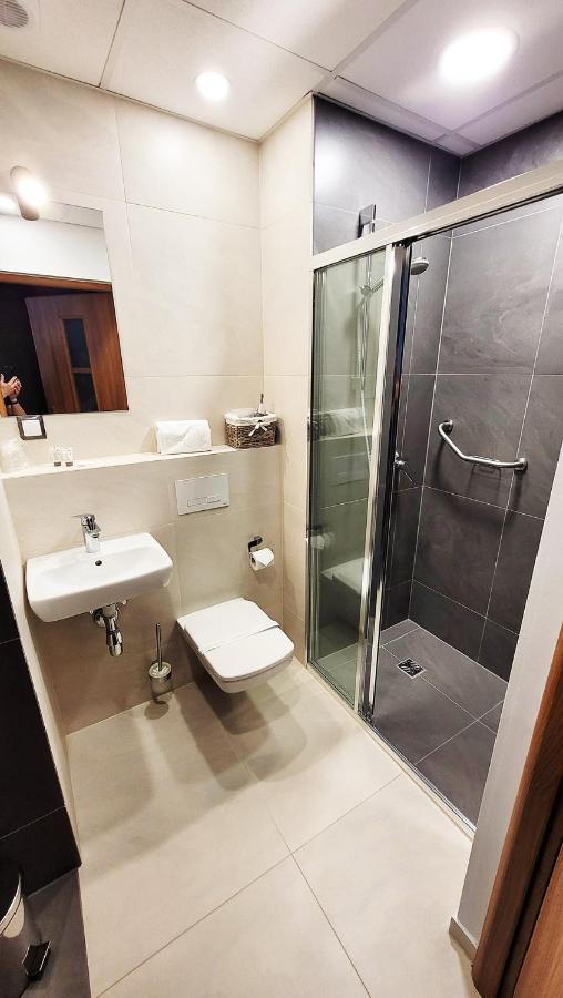 Hotel Katowice Premium Bagian luar foto