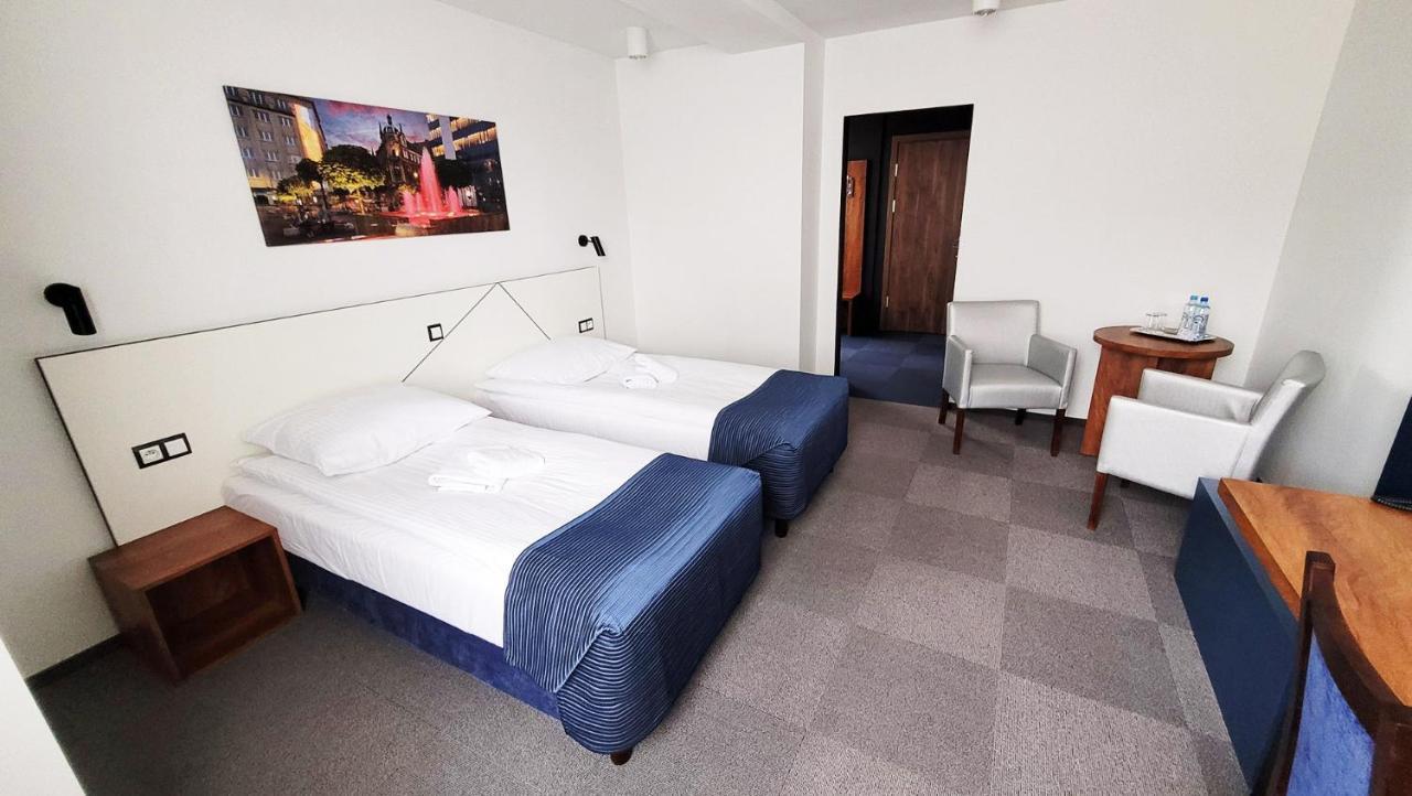 Hotel Katowice Premium Bagian luar foto