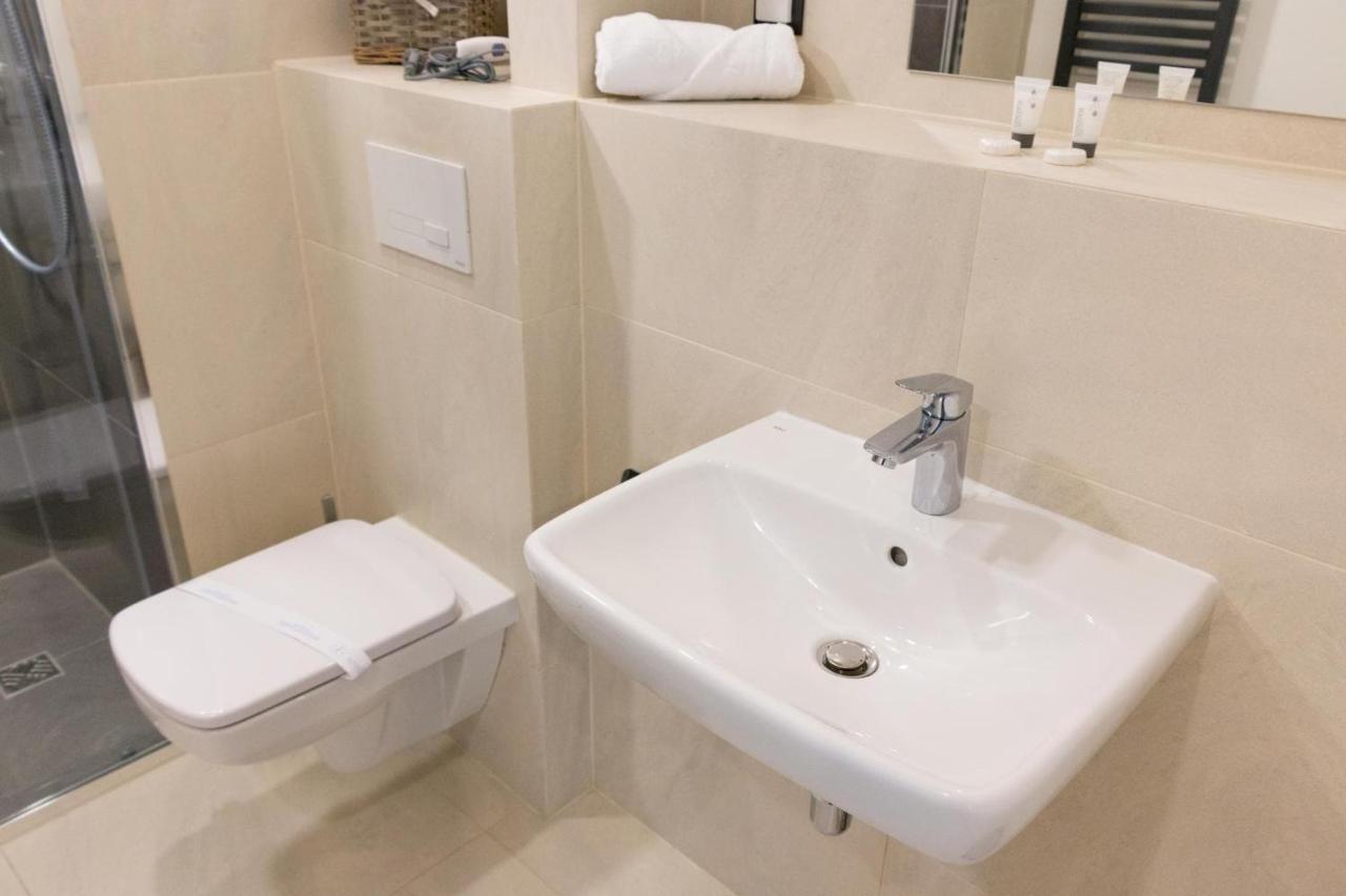 Hotel Katowice Premium Bagian luar foto